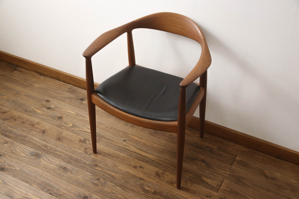 デンマークビンテージ　Johannes Hansen(ヨハネス・ハンセン)　Hans J Wegner(ハンス・J・ウェグナー)デザイン　THE CHAIR(ザ・チェア)　JH503　洗練された佇まいと曲線が美しいチェア(アームチェア、ダイニングチェア、椅子、イス、北欧、ヴィンテージ)(R-070750)