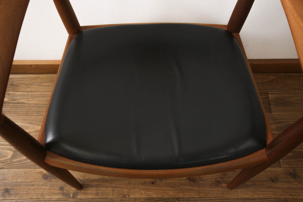 デンマークビンテージ　Johannes Hansen(ヨハネス・ハンセン)　Hans J Wegner(ハンス・J・ウェグナー)デザイン　THE CHAIR(ザ・チェア)　JH503　洗練された佇まいと曲線が美しいチェア(アームチェア、ダイニングチェア、椅子、イス、北欧、ヴィンテージ)(R-070750)