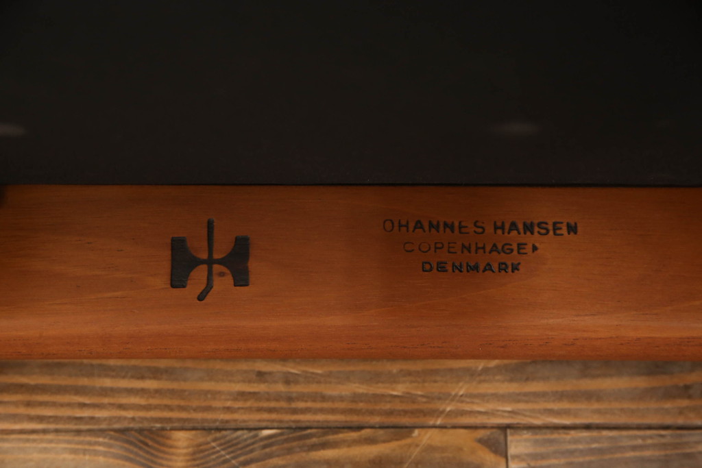 デンマークビンテージ　Johannes Hansen(ヨハネス・ハンセン)　Hans J Wegner(ハンス・J・ウェグナー)デザイン　THE CHAIR(ザ・チェア)　JH503　洗練された佇まいと曲線が美しいチェア(アームチェア、ダイニングチェア、椅子、イス、北欧、ヴィンテージ)(R-070750)