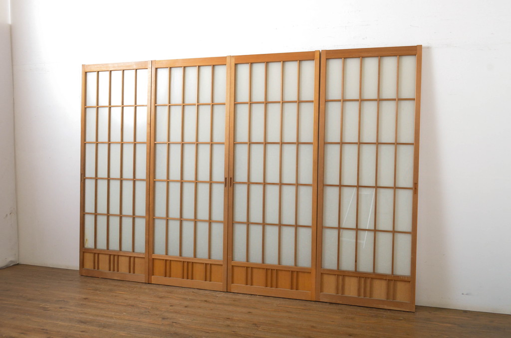 昭和レトロ　上品な和の空間づくりにおすすめのガラス入り格子戸4枚セット(建具、格子戸、引き戸、ガラス戸)(R-063587)