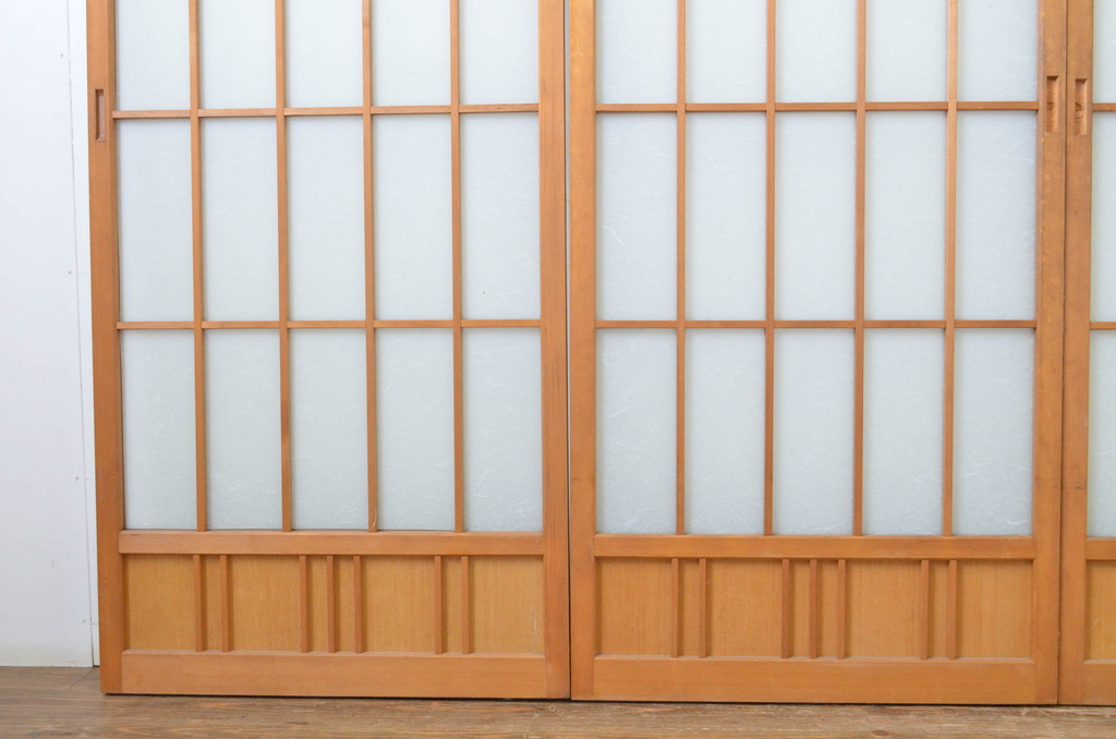 昭和レトロ　上品な和の空間づくりにおすすめのガラス入り格子戸4枚セット(建具、格子戸、引き戸、ガラス戸)(R-063587)