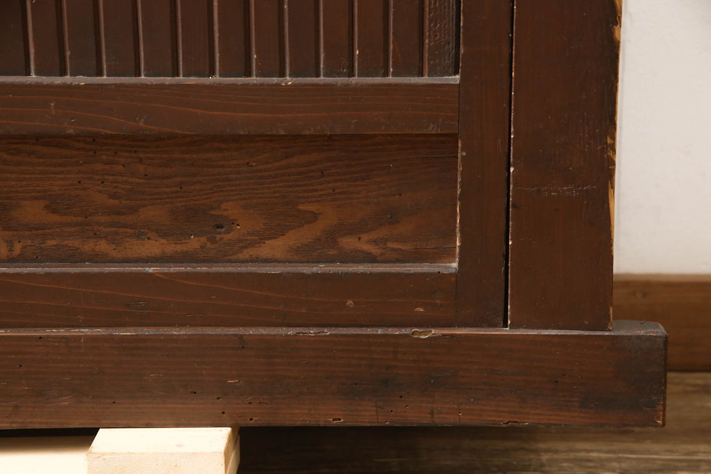 和製アンティーク　明治大正期　美しい木目とシックな色合いが魅力的な水屋箪笥サイドボード(収納棚、戸棚、サイドキャビネット)(R-062930)