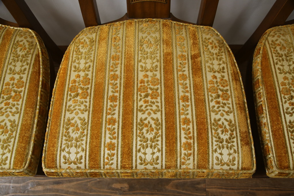 中古　DREXEL HERITAGE(ドレクセルヘリテイジ)　TRIUNE(トライユン)　クラシカルなデザインが魅力的なダイニングチェア4脚セット(サイドチェア、椅子、イス)(R-071461)