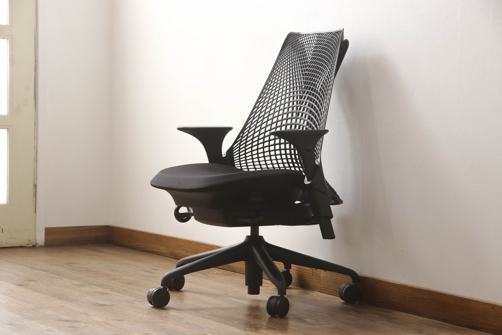 中古　美品　Hermanmiller(ハーマンミラー社)　セイルチェア(SAYL Chair)　立体的な背もたれが印象的なアームチェア(オフィスチェア、ワークチェア)(R-068677)