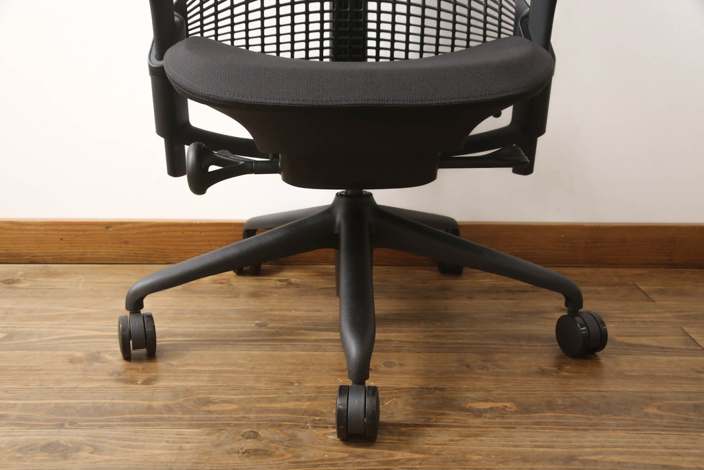 中古　美品　Hermanmiller(ハーマンミラー社)　セイルチェア(SAYL Chair)　立体的な背もたれが印象的なアームチェア(オフィスチェア、ワークチェア)(R-068677)