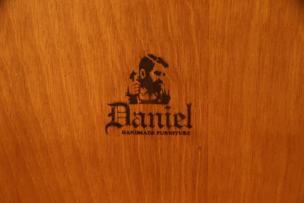中古　横浜ダニエル(daniel)　温かみのある色合いと上品な佇まいが魅力のドレッサーとスツールのセット(鏡台、ミラー、化粧台)(R-066420)