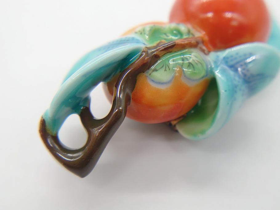 高級　三越製　磁器製　柿の実　ぷっくりとした柿の実か愛らしい帯留め(十三代今泉今右衛門、柿の木、帯締め、着物道具、和装小物、帯留金具、アクセサリー、ケース付き)(R-062492)