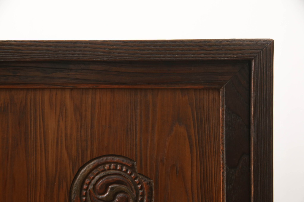 中古　浮造り仕上げ　栗材の木目が魅力の飾り棚(茶棚)(R-055335)