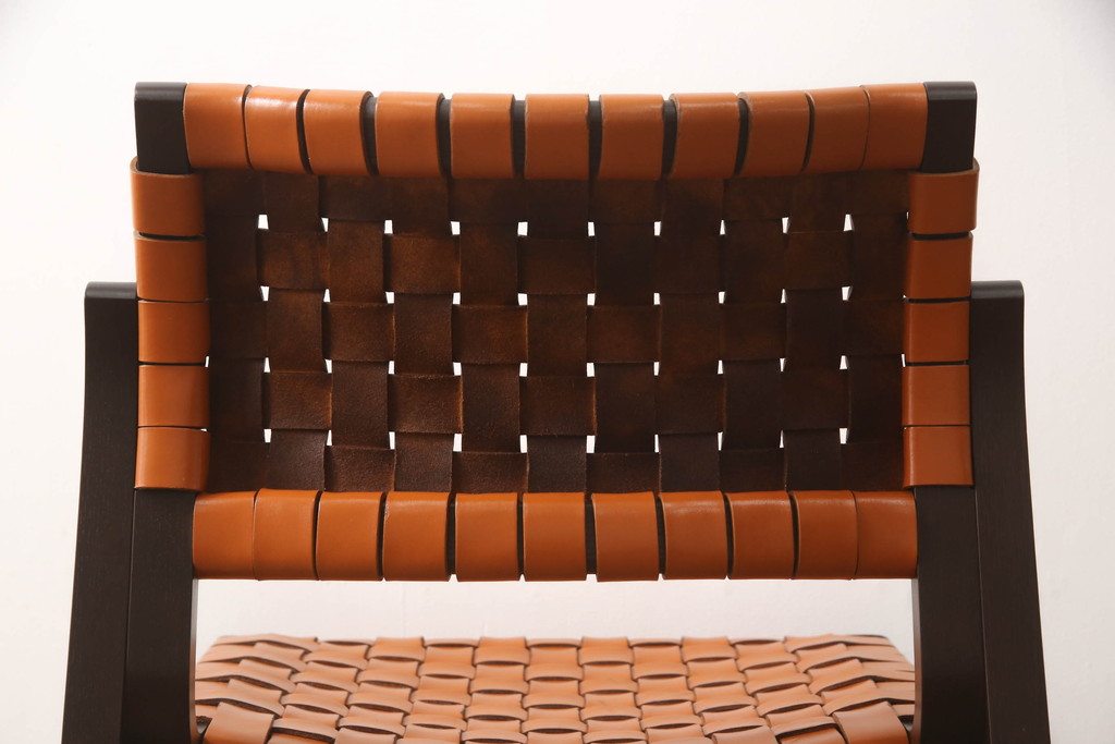 中古　arflex(アルフレックス)　NT(エヌティー)　本革(レザー)　革を編み込んだデザインが個性的なアームレスチェア(ダイニングチェア、椅子、イス)(R-066137)