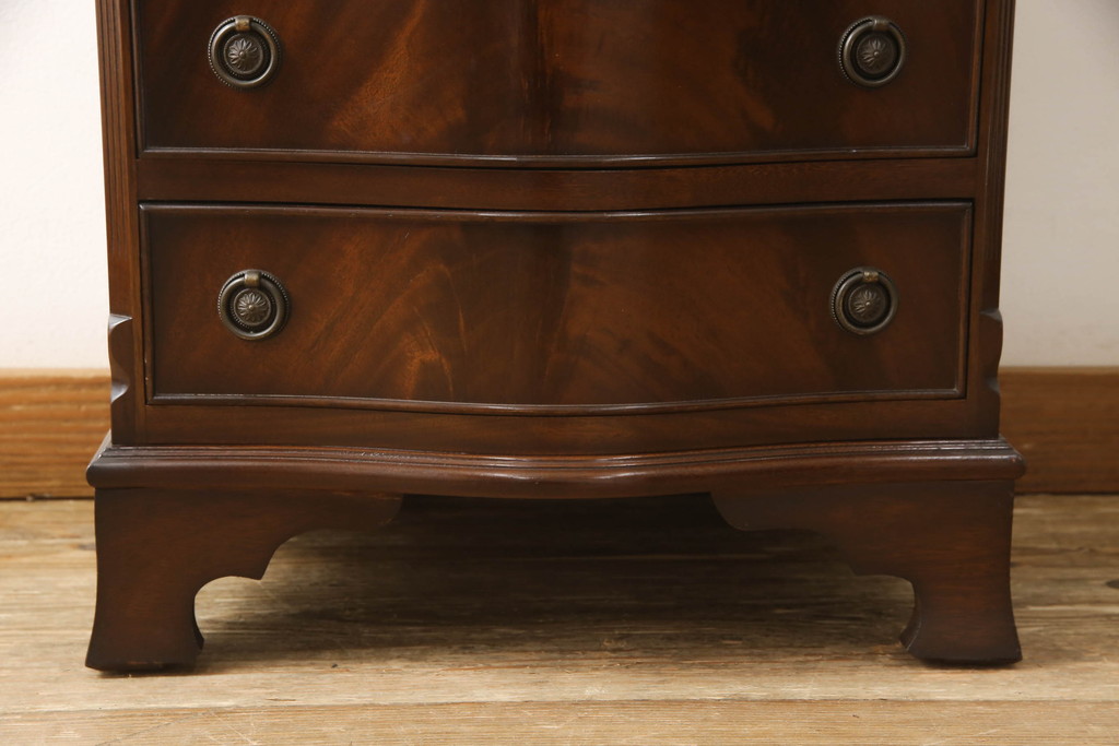 中古　美品　イギリス高級家具　マホガニー材　ロスジョン(ROSJOHN)　イギリス王室御用達　洗練されたデザインが美しい縦型チェスト(引き出し、サイドチェスト、スリムチェスト)(R-058653)
