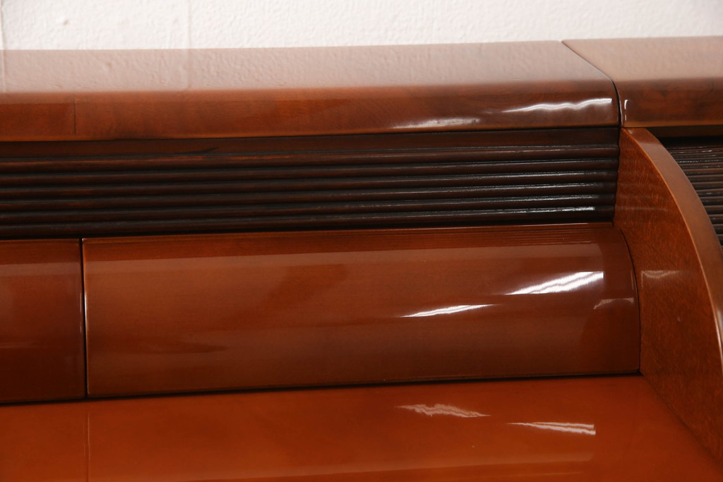 中古　高級イタリア輸入家具　脚のつくりなど洗練されたデザインが目を引くシャッター付きデスク(机、在宅ワーク、在宅用コンソールテーブル、作業台)(R-054592)
