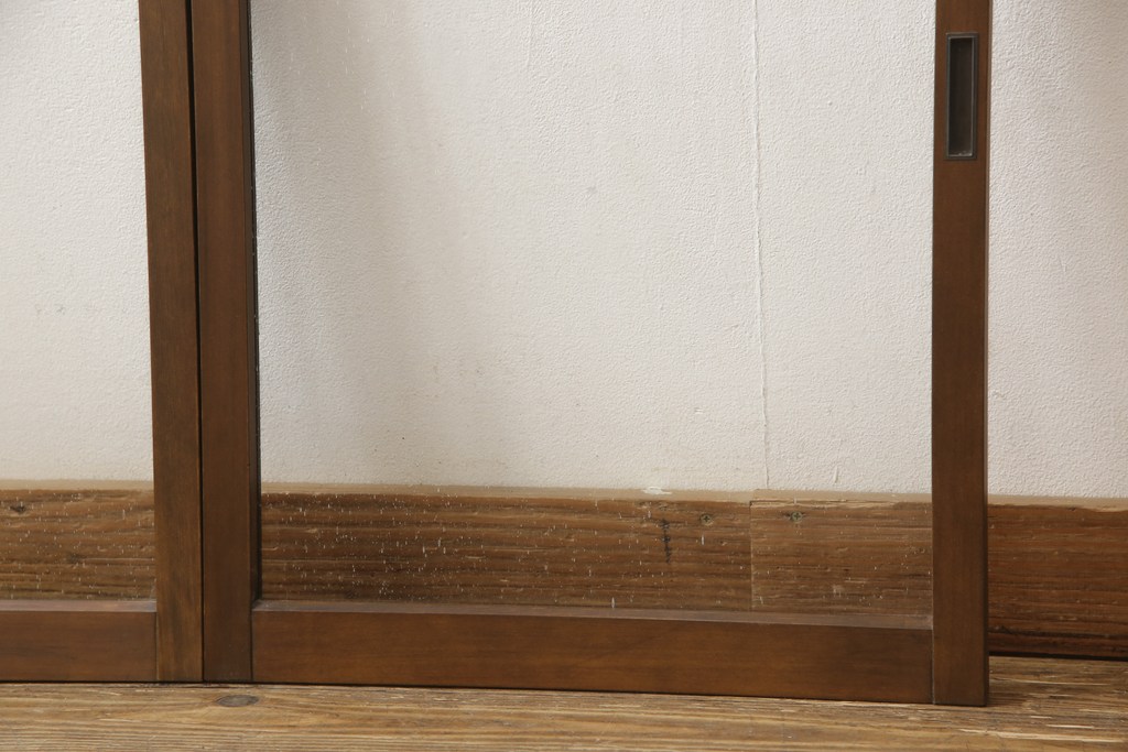 食器棚用の建具を新規製作!お客様の建具の仕様やサイズを元に再製作。ガラスはそのまま使用し、本体は現状の色味に合わせて着色。(建具、引き戸、ガラス戸)