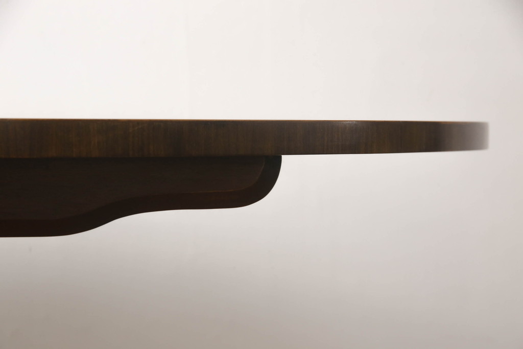 中古　美品　イギリス高級家具　MAITLAND SMITH(メートランドスミス)　天板の杢目と脚先まで凝ったつくりが目を引くダイニングテーブル(エクステンションテーブル、ラウンドテーブル、4人掛け、6人掛け)(定価約100万円)(R-060034)