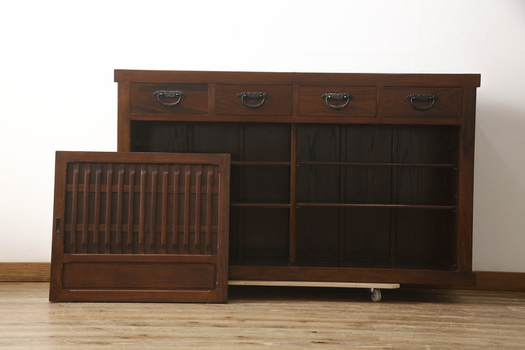 中古　美品　ニレ材　和の空間に取り入れたいシックな水屋箪笥サイドボード(キャビネット、食器棚、戸棚、収納棚)(R-063869)