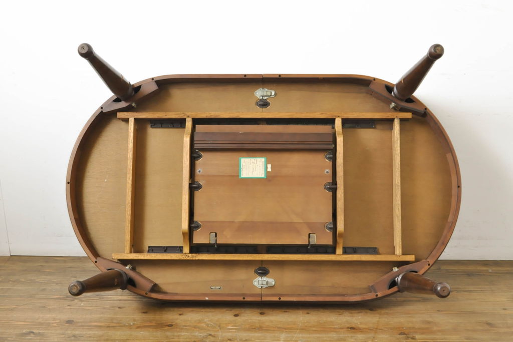 中古　maruni(マルニ木工)　KENT-COURT(ケントコート)　洗練された佇まいとシックな色合いが魅力のダイニングテーブル(エクステンションテーブル、4人掛け、6人掛け)(R-062859)