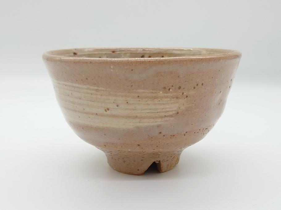 国内外の人気が集結 年代物 素朴な土の風合いが感じ 約12cm 4寸皿 羊三十六 朝鮮三島 李朝