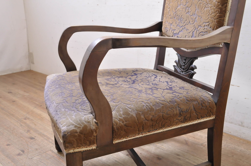 和製アンティーク　カバ(樺)材　大正ロマン　クラシカルな佇まいが魅力的な古い洋館のアームチェア2脚セット(ダイニングチェア、椅子、イス)(R-068629)