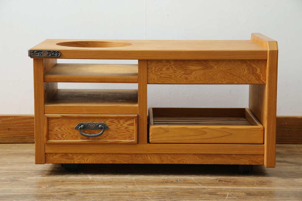 中古　美品　高級品　屋久杉　温かみのある佇まいのポットワゴン(お座敷ワゴン、サイドテーブル)(定価約12万円)(R-084357)