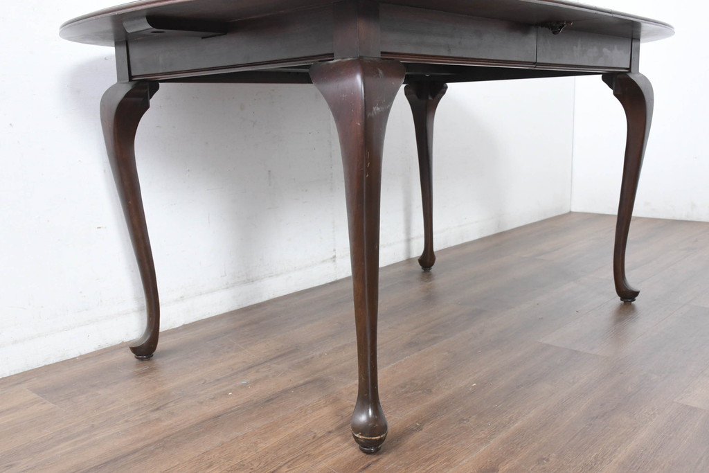 中古　美品　住宅展示場展示品　ETHAN ALLEN(イーセンアーレン)　猫脚がおしゃれなエクステンションテーブル(ドローリーフテーブル、4人掛けダイニングテーブル、6人掛け)(R-084510)