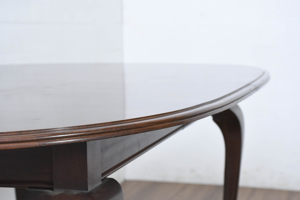 中古　美品　住宅展示場展示品　ETHAN ALLEN(イーセンアーレン)　猫脚がおしゃれなエクステンションテーブル(ドローリーフテーブル、4人掛けダイニングテーブル、6人掛け)(R-084510)
