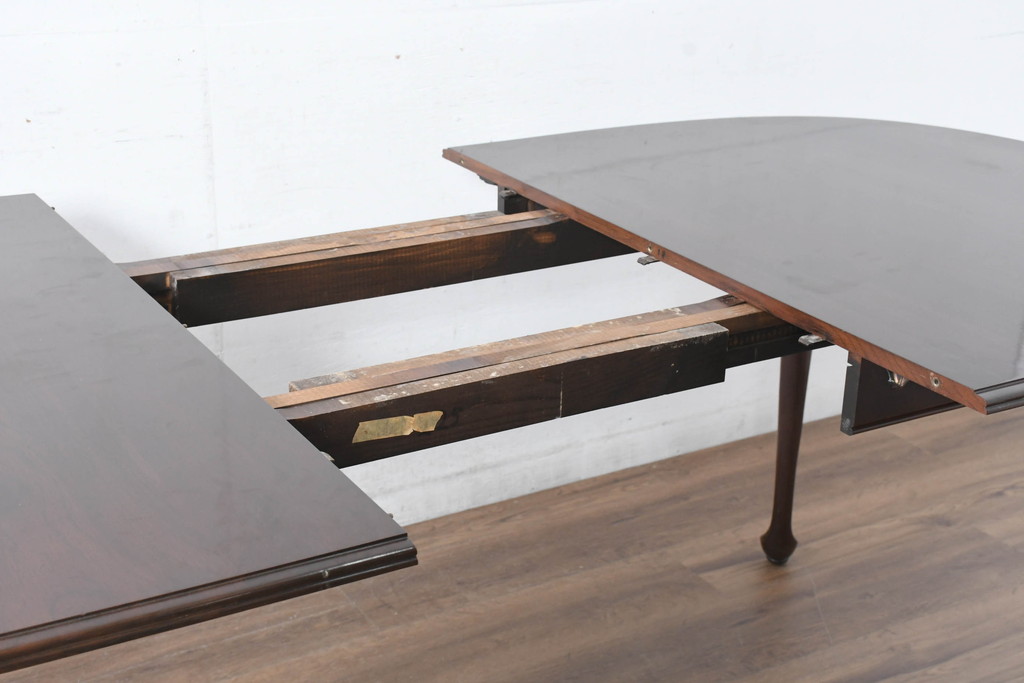 中古　美品　住宅展示場展示品　ETHAN ALLEN(イーセンアーレン)　猫脚がおしゃれなエクステンションテーブル(ドローリーフテーブル、4人掛けダイニングテーブル、6人掛け)(R-084510)
