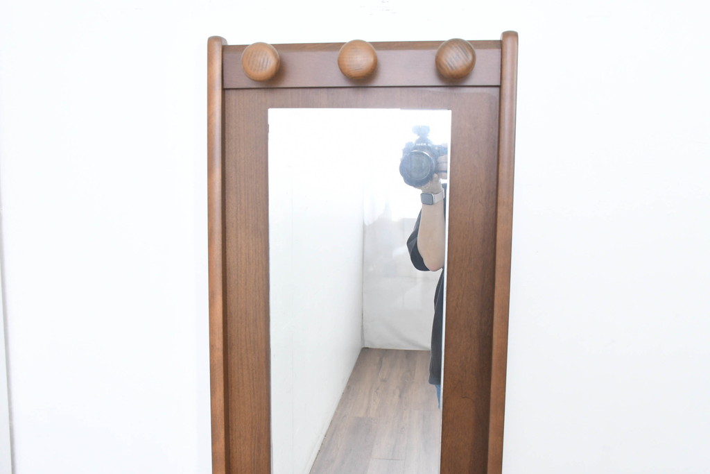 中古　カリモク家具(karimoku)　レトロな佇まいが魅力的なミラー付き傘立て(ホールスタンド、アンブレラスタンド、帽子掛け、ハンガーラック、店舗什器)(R-084520)