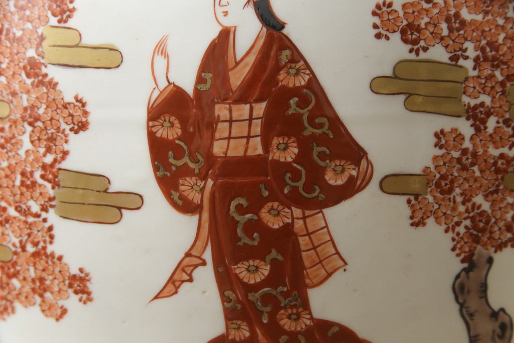 秀峰作　有田焼　色絵　大花瓶　高さ75cm　鮮やかな色彩の豪華な花瓶(陶器、金彩、花唐草、美人図、梅、桜、牡丹、フラワーベース、壺、つぼ、花器、花入れ、共箱付き)(R-077364)