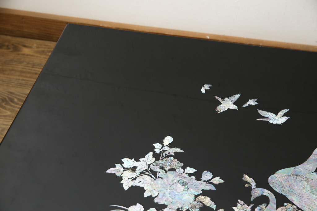 中古　アジア　民芸家具　華やかな螺鈿細工が美しい座卓(定価約60万円)(センターテーブル、ローテーブル)(R-059060)