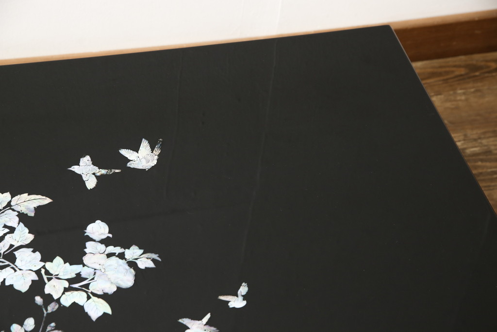 中古　アジア　民芸家具　華やかな螺鈿細工が美しい座卓(定価約60万円)(センターテーブル、ローテーブル)(R-059060)