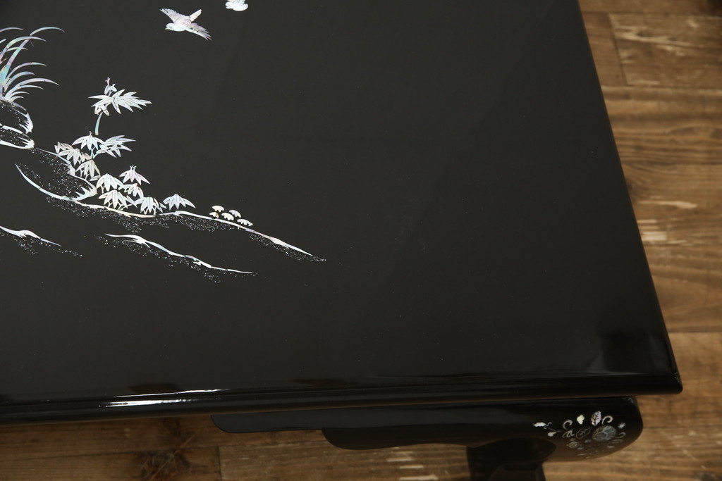 中古　アジア　民芸家具　華やかな螺鈿細工が美しい座卓(定価約60万円)(センターテーブル、ローテーブル)(R-059060)
