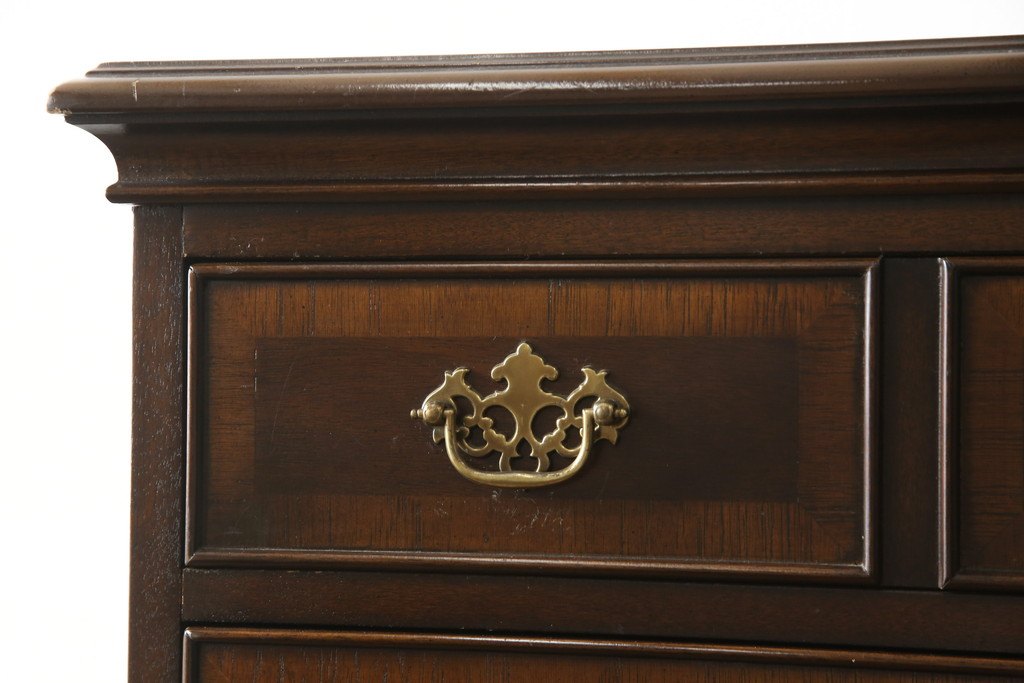 中古　美品　DREXEL HERITAGE(ドレクセルヘリテイジ)　シックな色合いがクラシカルな雰囲気を醸し出す縦型チェスト(ランジェリーチェスト、引き出し)(R-059065)