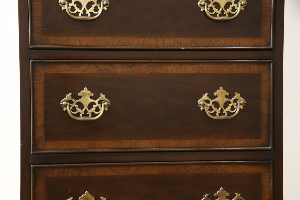 中古　美品　DREXEL HERITAGE(ドレクセルヘリテイジ)　シックな色合いがクラシカルな雰囲気を醸し出す縦型チェスト(ランジェリーチェスト、引き出し)(R-059065)