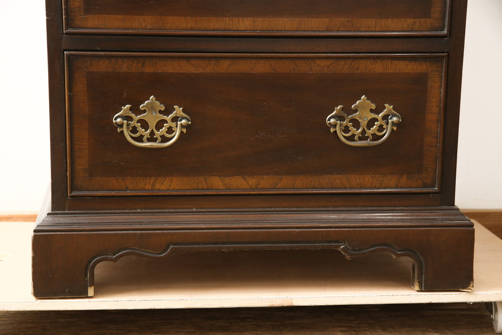 中古　美品　DREXEL HERITAGE(ドレクセルヘリテイジ)　シックな色合いがクラシカルな雰囲気を醸し出す縦型チェスト(ランジェリーチェスト、引き出し)(R-059065)