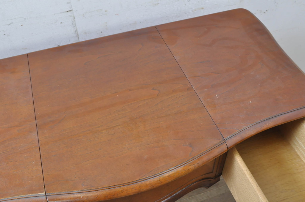 中古　DREXEL HERITAGE(ドレクセルヘリテイジ)　Touraine(ツーレイン)シリーズ　クラシックなデザインがステキなドレッサー(デスク、テーブル、机)(R-068587)