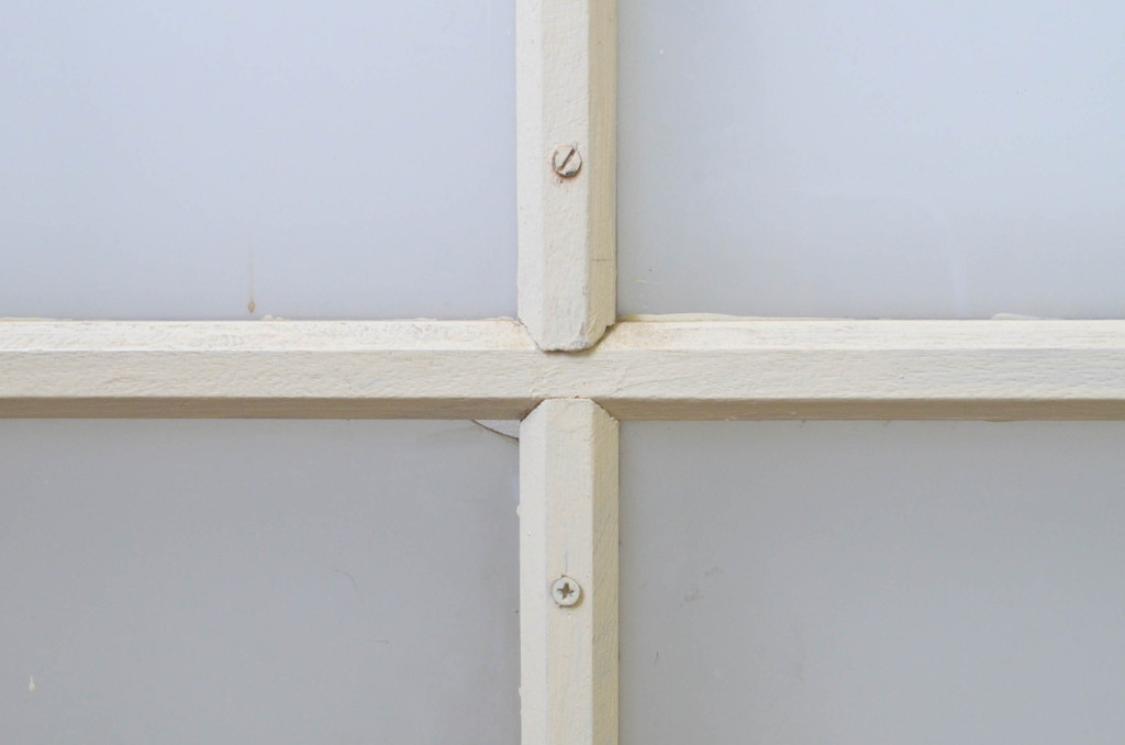 アンティーク建具　ペイント仕上げ限定　レトロな空間づくりにおすすめな古い学校のガラス戸4枚セット(引き戸)(R-068707)
