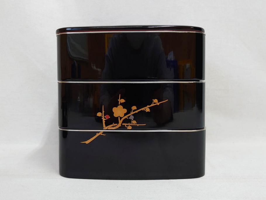 玉峰作　「梅花」　上品な梅の蒔絵が美しい御重箱&重台(木製、三段重箱、漆器、お重、共箱付き)(R-077753)
