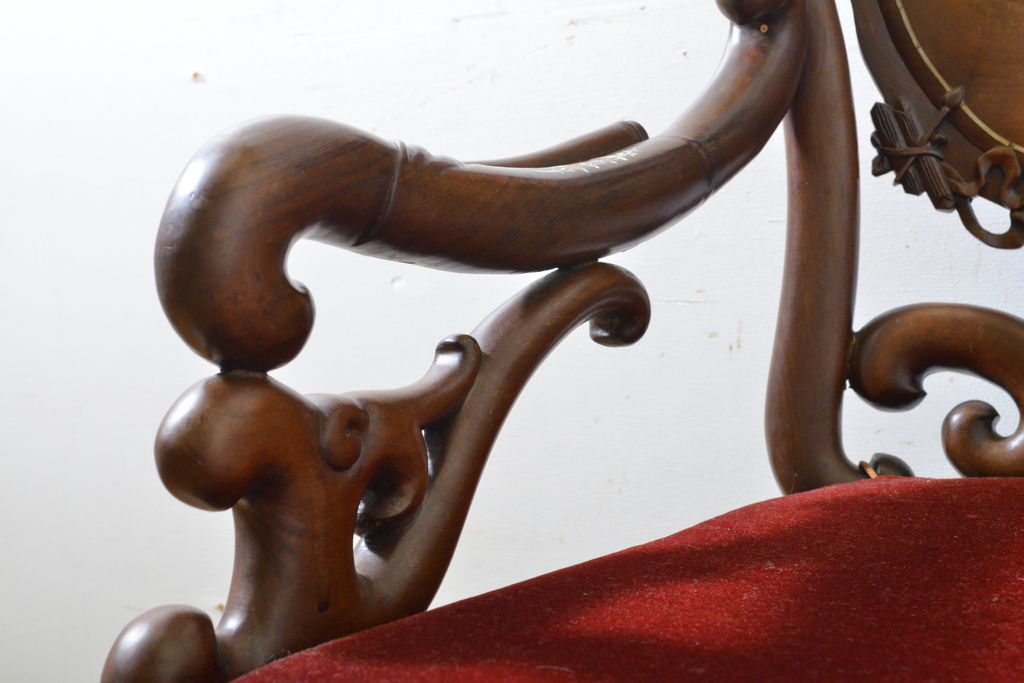 中国ビンテージ　唐木　螺鈿(ラデン)　迫力ある竜の彫刻が見事!!職人技が光るアームチェア(椅子、イス、板座チェア、一人掛けソファ、1人掛けソファ、1P、ヴィンテージ)(R-062709)