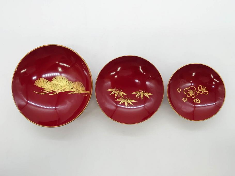 龍玉作　松竹梅の沈金彫が見事な御屠蘇器(鈴木孫次、蒔絵、漆器、木製、盃、杯、銚子、おとそ)(R-077755)