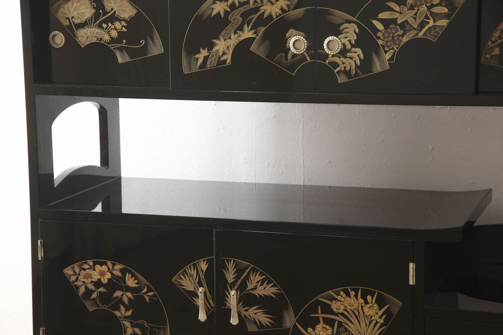 中古　美品　輪島塗り　こだわりの和の空間を演出する飾り棚(茶棚、違い棚、収納棚、戸棚)(R-062763)