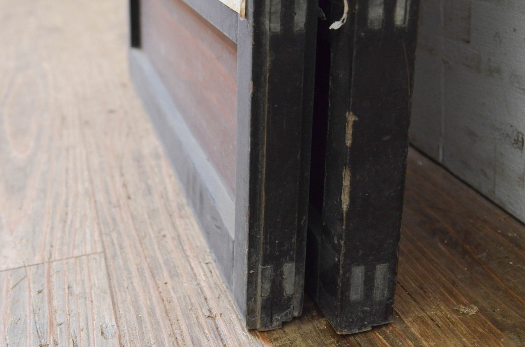 アンティーク建具 黒枠 上質な和の空間を演出する書院障子戸2枚