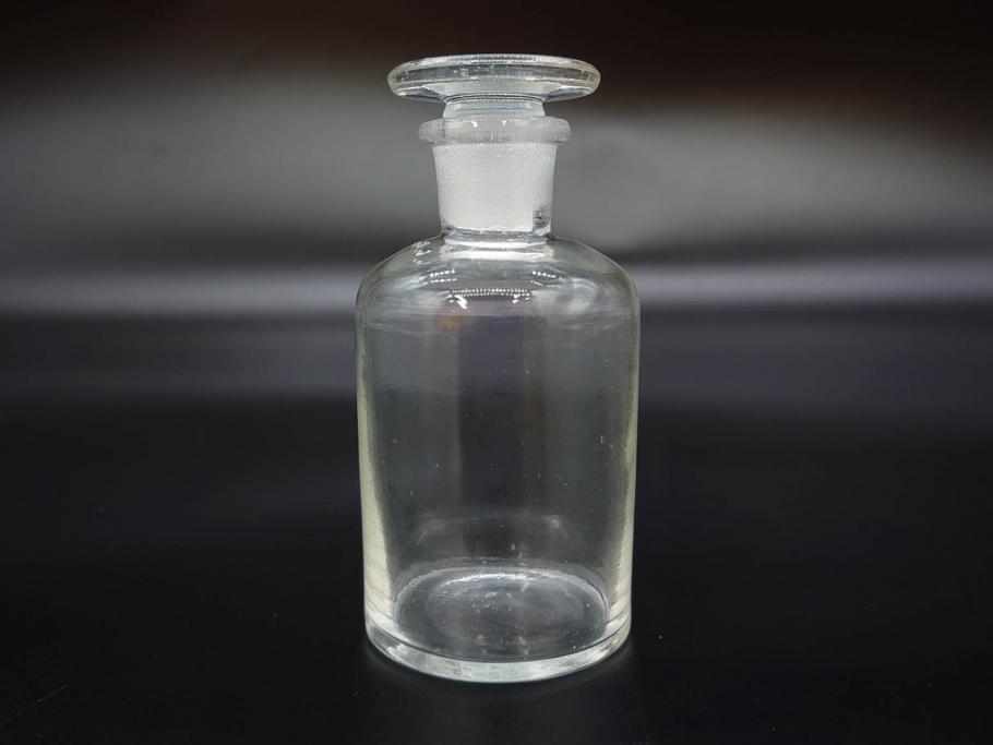 当時物　様々な用途に使える薬瓶3個セット(ガラスビン、硝子、メディシンボトル、キャニスター、筒型、フタ付き)(R-077308)