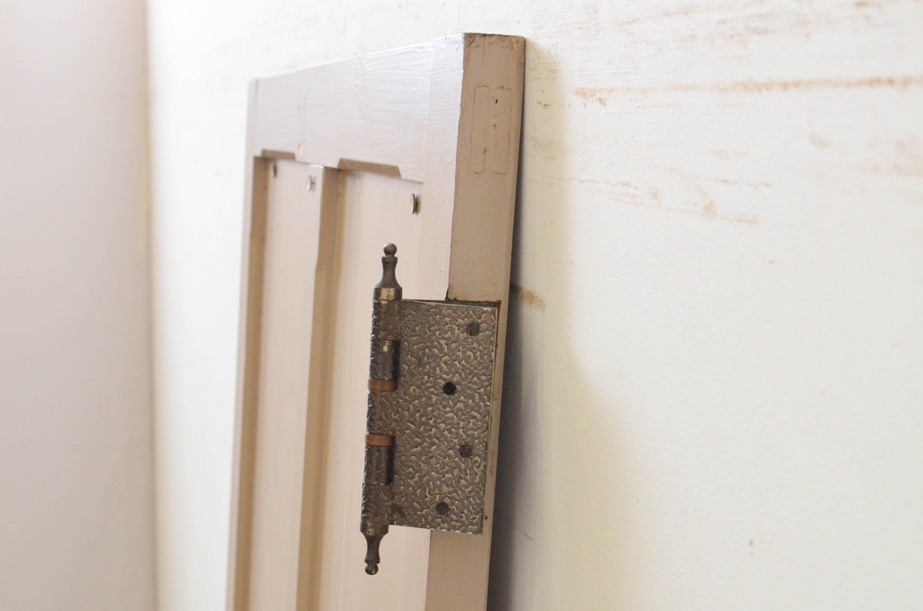 アンティーク建具　ペイント仕上げ限定　どこか懐かしいレトロな雰囲気のペイント扉1枚(ドア、木製扉)(R-068849)