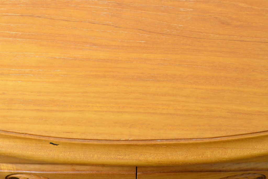 中古　美品　高級品　三越デパート　チーク材　彫刻入り　エレガントな空間づくりにぴったりの猫脚チェスト(サイドチェスト、サイドボード、引き出し)(R-063050)