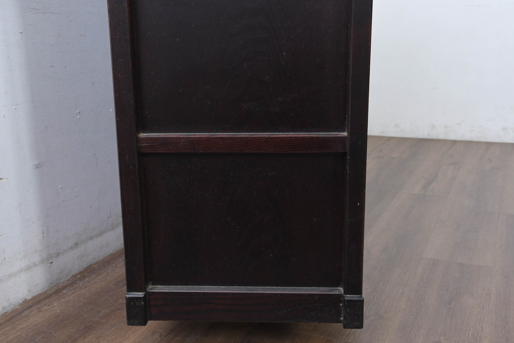 中古　美品!!　栗材　和モダン空間を彩る格子デザインの水屋箪笥(食器棚、戸棚、収納棚、キャビネット)(R-084560)