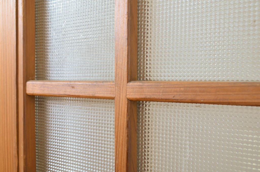 アンティーク建具　柾目の美しいプレスガラス入りドア1枚(扉、木製扉、ガラス扉)(R-064070)