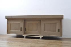 和製アンティーク　前面ヒノキ材　ノスタルジックな空間を高める戸棚(収納棚、キャビネット、食器棚、サイドボード)(R-047593)