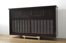 中古　北海道民芸家具　落ち着きある空間づくりにおすすめのクラシカルなサイドボード(サイドキャビネット、収納棚、リビングボード)(R-058983)