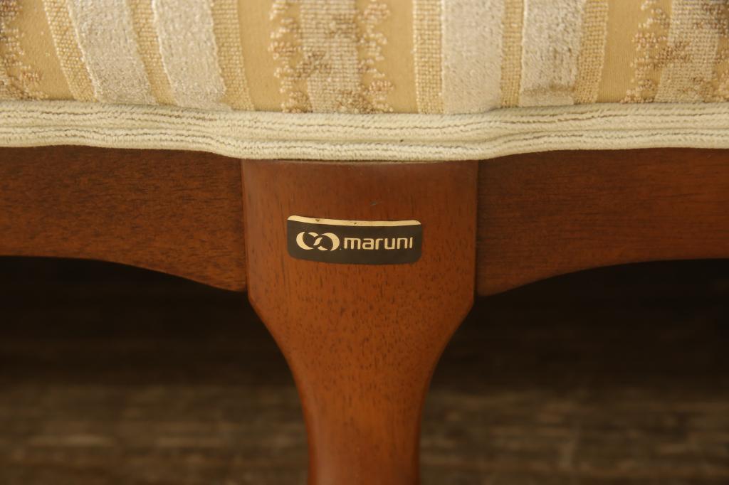 中古　maruni(マルニ木工)　マキシマムシリーズ　アンドリュークラシカル　#6411　上品な佇まいが魅力的な3人掛けソファ(定価約44万円)(アームソファ、三人掛けソファ、3P)(R-058858)