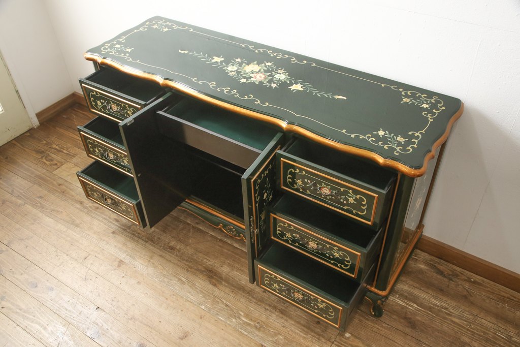 中古　美品　イタリア家具　 ハンドペイントと取っ手の意匠がかわいらしいサイドボード(サイドキャビネット、チェスト、引き出し、リビングボード)(R-056497)