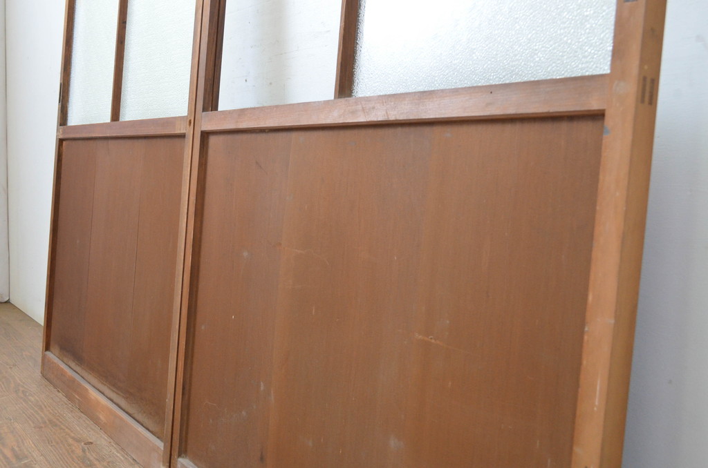 アンティーク建具　木のぬくもり感じる色合いが魅力のガラス戸2枚セット(引き戸)(R-064073)
